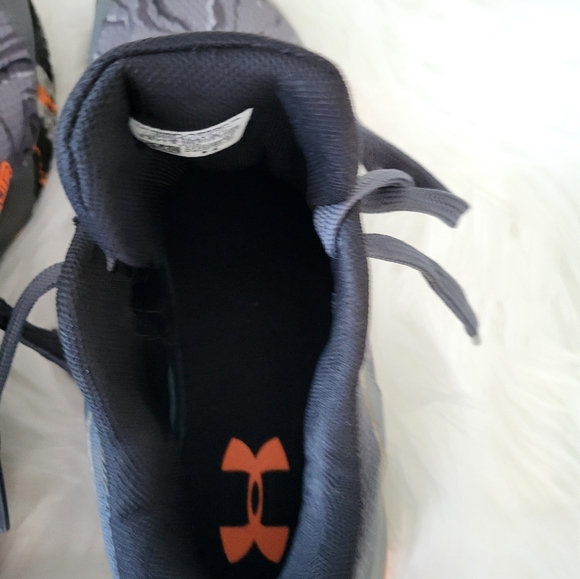 KIDS Under Armour sneakers Size 3.5 - Picture 4 of 5